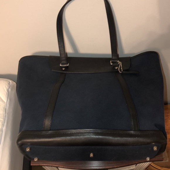 Coach large tote bag. Navy blue canvas black leather trim - Picture 4 of 8
